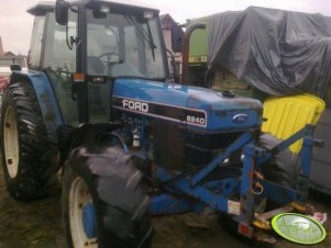 New Holland 8240