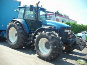 New Holland 8560