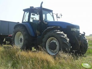 New Holland 8560