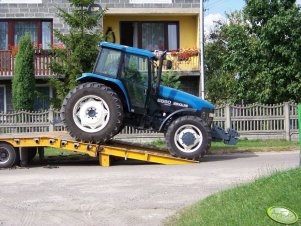 New Holland 8560