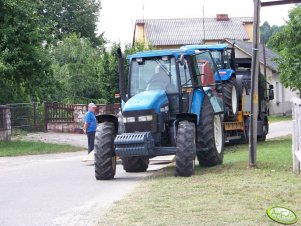 New Holland 8560