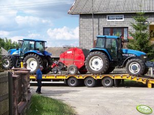 New Holland 8560