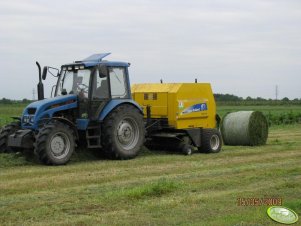 New Holland BR560