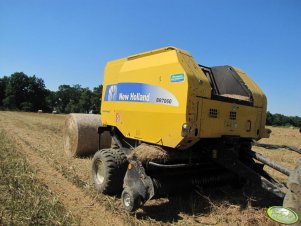 New Holland BR7060