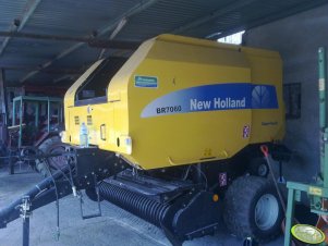 New Holland BR7060