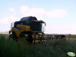 New Holland CR 9080 Elevation