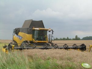 New Holland CR 9090 elevation 