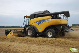 New Holland CR9060