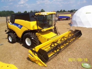 New Holland CR9080