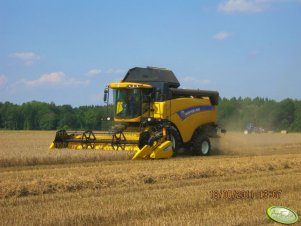 New Holland CR9080