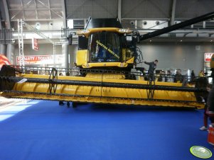 New Holland  CR9090