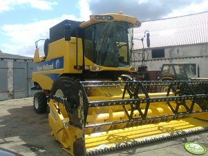 New Holland CSX 7040