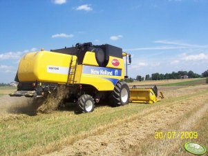 New Holland CSX 7040