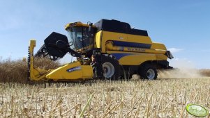 New Holland CSX 7070 