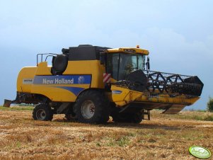 New Holland CSX7040