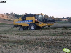 New Holland CSX7040