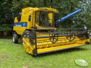 New Holland CSX7060