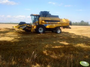 New Holland CSX7080