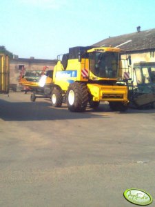 New Holland CSX7080