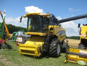 New Holland CX8070