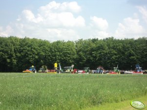 New Holland & John Deere & Claas