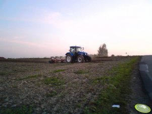New Holland + pług