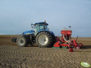 New Holland T 7040