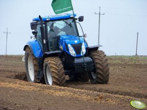 New Holland T 7050 + Överum