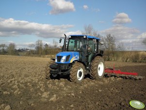 New Holland T4020