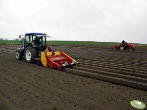 New Holland T4020