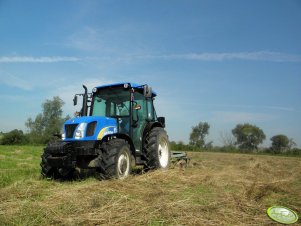New Holland T4020