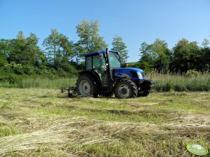 New Holland T4020