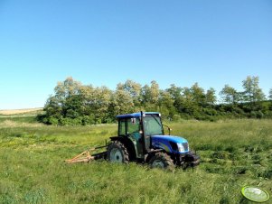 New Holland T4020