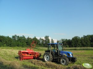 New Holland T4020