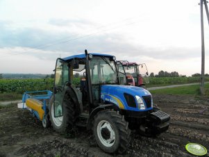 New Holland T4020