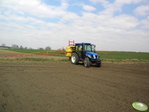 New Holland T4020