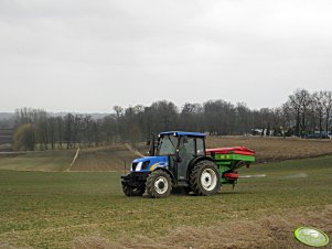 New Holland T4020