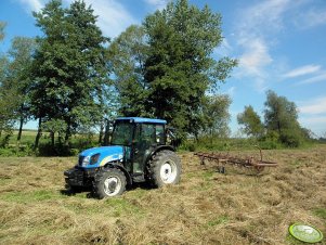 New Holland T4020