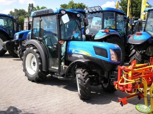 New Holland T4020V