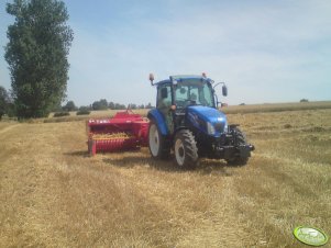 New Holland T4.55 & Famaroll Z511