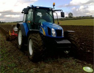 New Holland T5040 i Pottinger Serwo 25