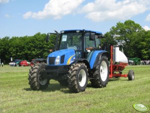 New Holland T5040 + Owijarka KUHN RW1400