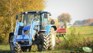 New Holland T5040 + Unia Kos