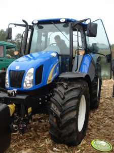 New Holland T5060