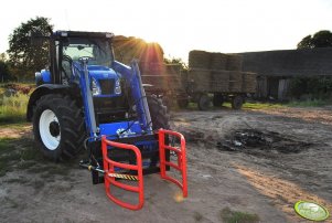 New Holland T6030 Delta + przyczepy