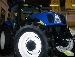 New Holland T6030