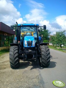 New Holland T6050 Plus & Wielton 12