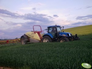 New Holland T6050RC & Hardi Commander 3200