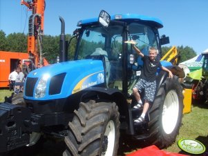 New Holland T6060