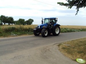 New Holland T6070 plus